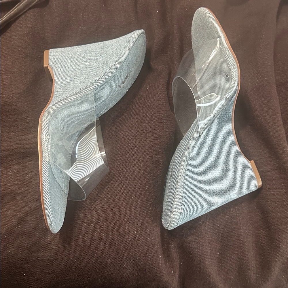 Stylish Denim Wedge Sandals with Clear Strap